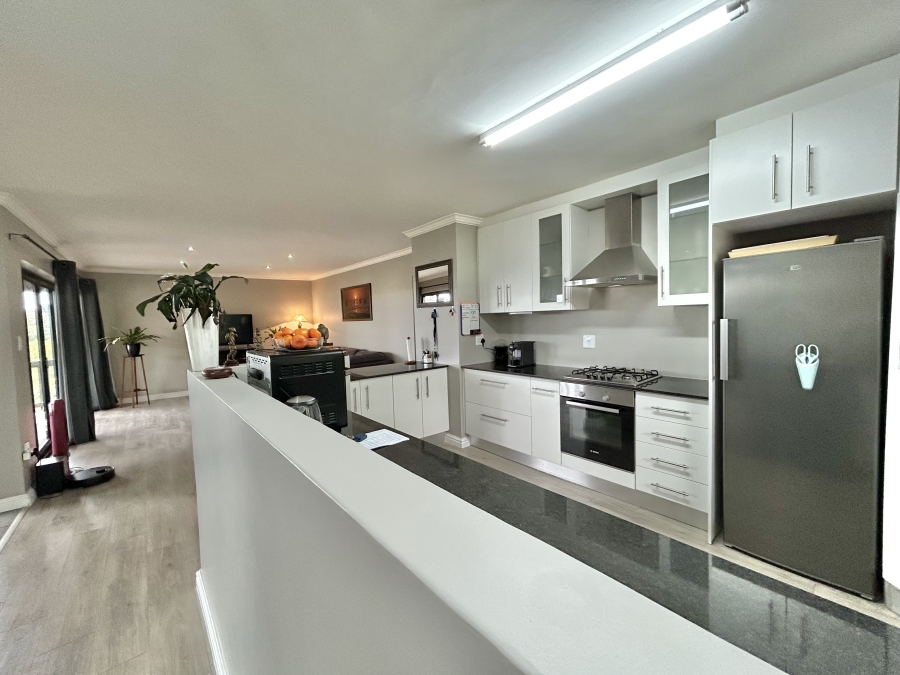 2 Bedroom Property for Sale in Wavecrest Eastern Cape